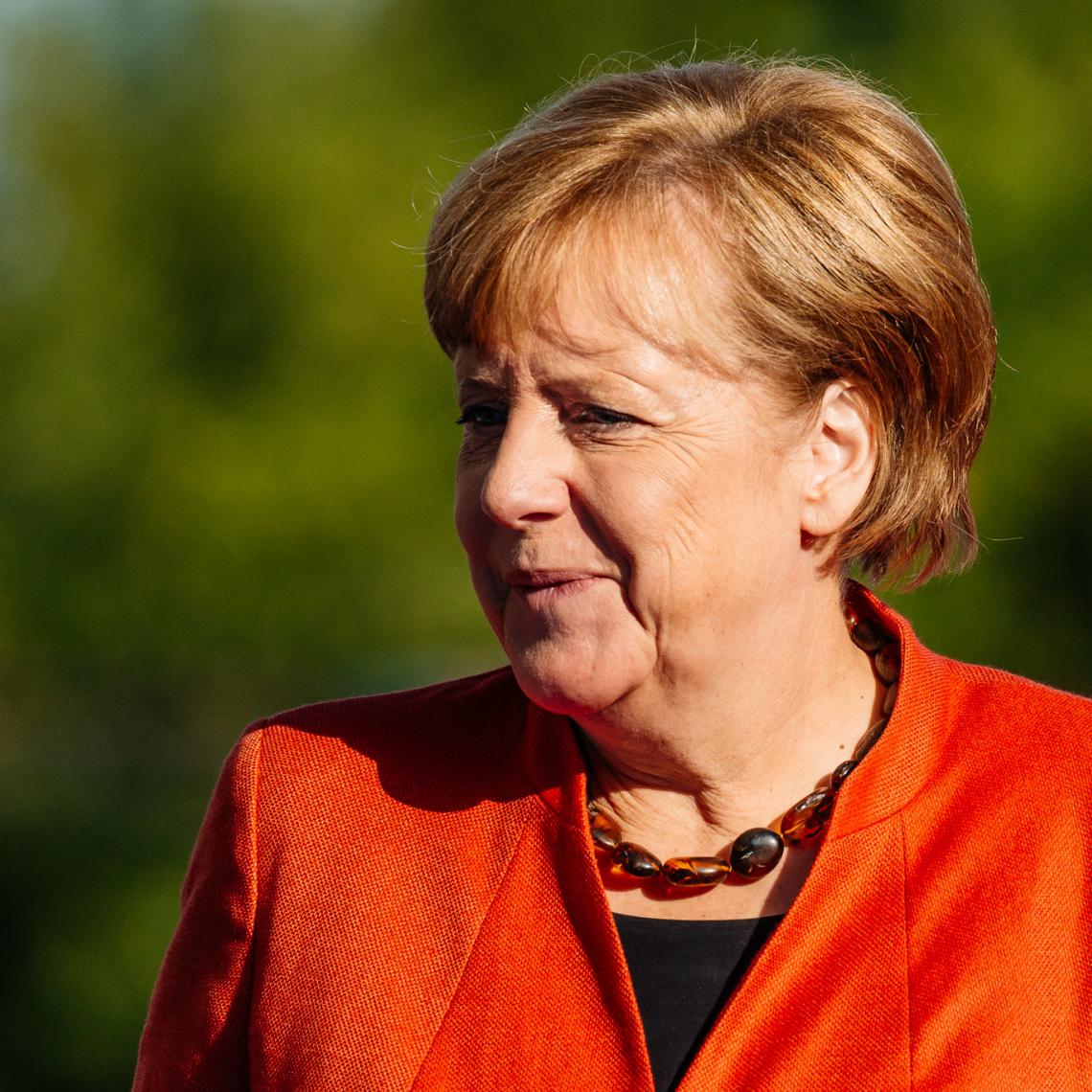 What Makes Angela Merkel Cry Echowall