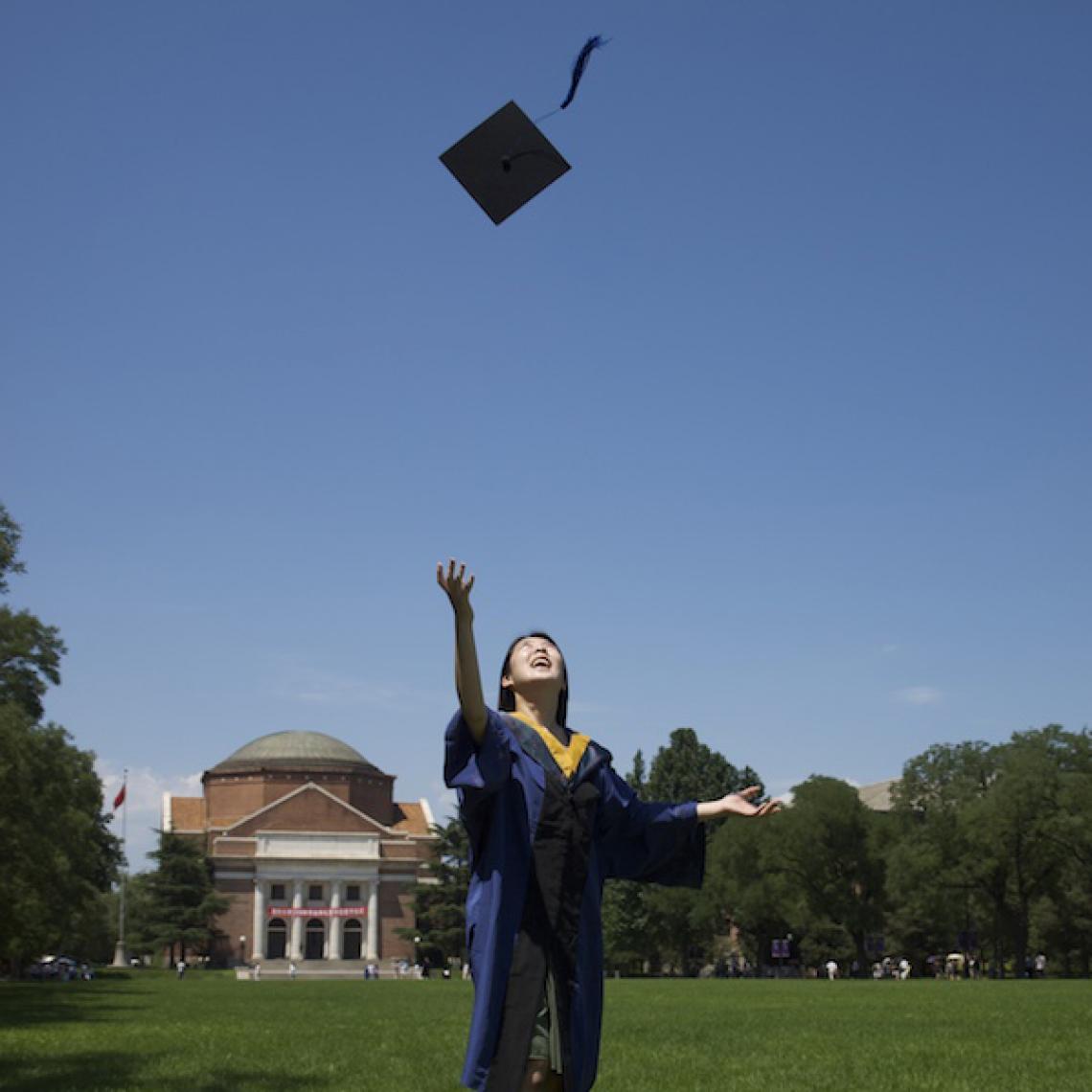 Tsinghua graduate.jpg